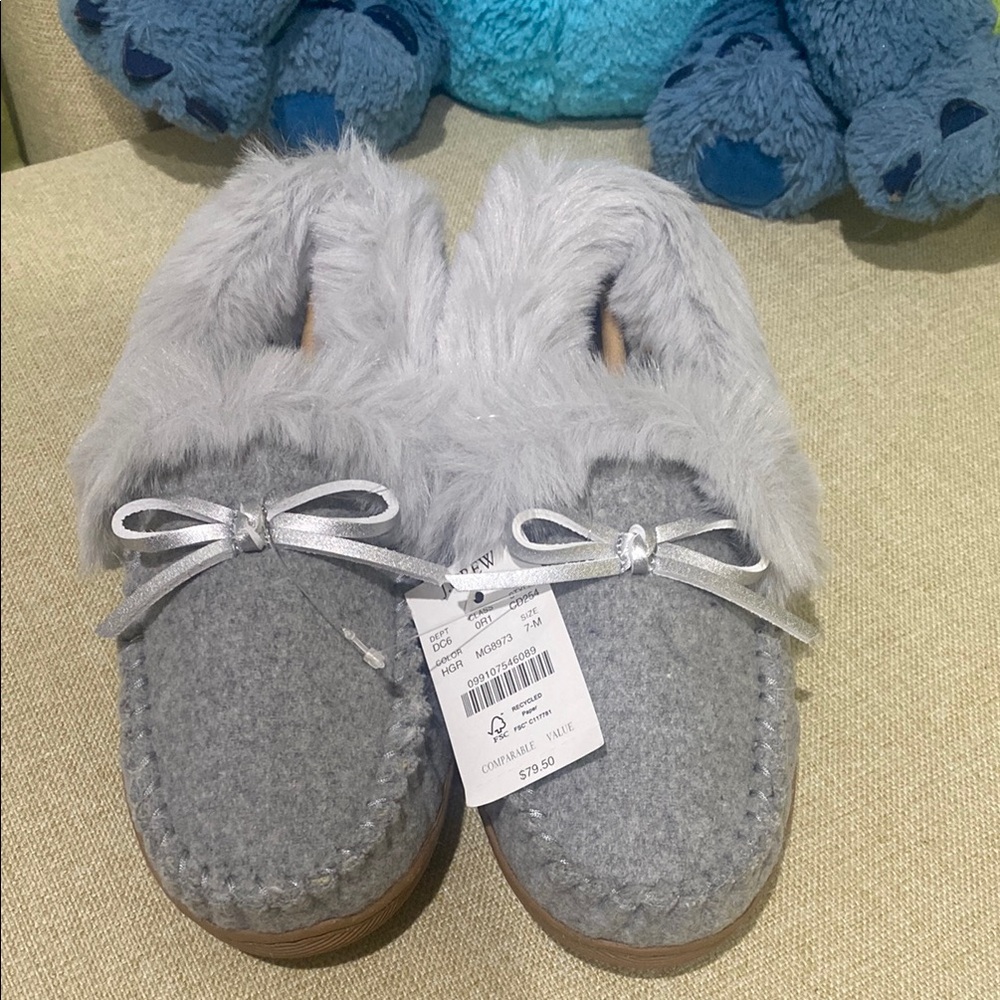 J crew Gray Fluffy Slippers very soft and comfortable
